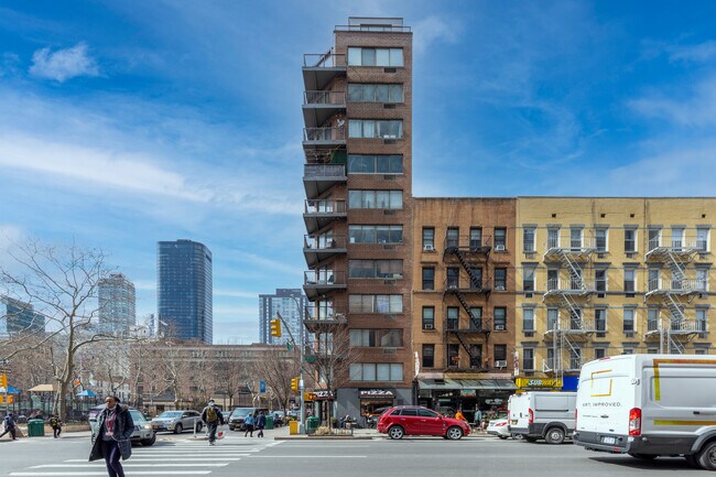 First Avenue Condominiums in New York, NY - Foto de edificio - Building Photo