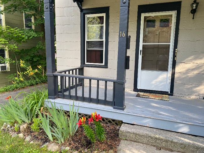 16 E North St-Unit -16 in Ballston Spa, NY - Foto de edificio - Building Photo