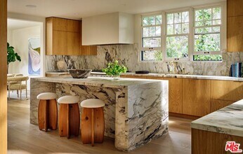 8673 Hollywood Blvd in Los Angeles, CA - Building Photo - Building Photo