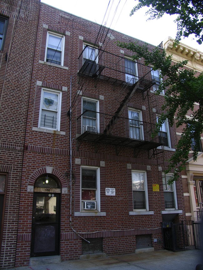 1714 White Plains Rd in Bronx, NY - Building Photo - Building Photo