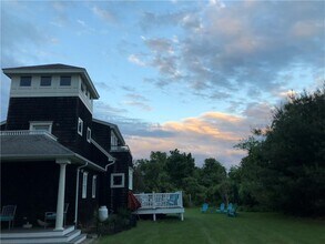 15 Seabreeze Terrace in South Kingstown, RI - Building Photo - Building Photo