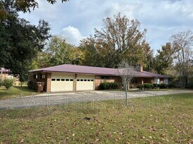 19136 Pineville Rd in Long Beach, MS - Building Photo