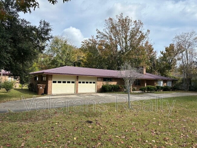 property at 19136 Pineville Rd