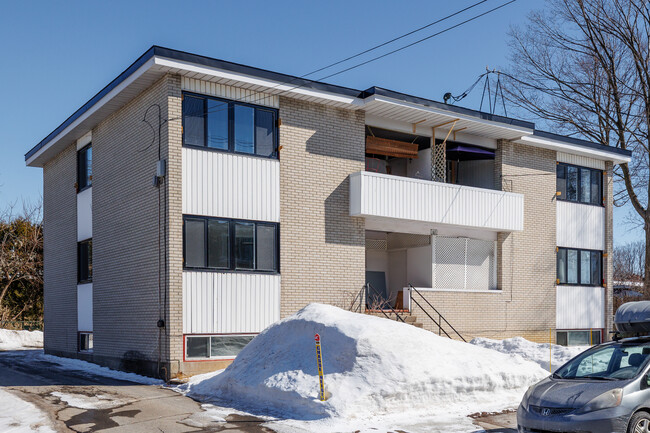 167 Laval Av