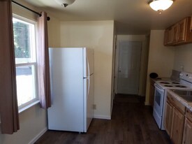 922 Gellatly St in Wenatchee, WA - Building Photo