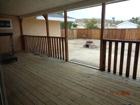 33825 121st St E in Pearblossom, CA - Building Photo