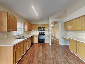 13136 Early Run Ln in Riverview, FL - Foto de edificio - Building Photo