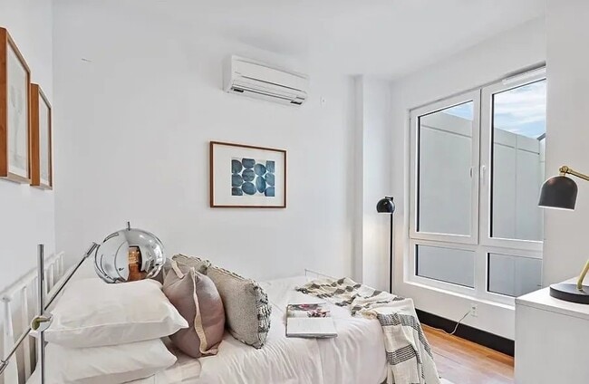 290 Union Ave, Unit 290 Union Ave - 3 Bedroom in Brooklyn, NY - Foto de edificio - Building Photo