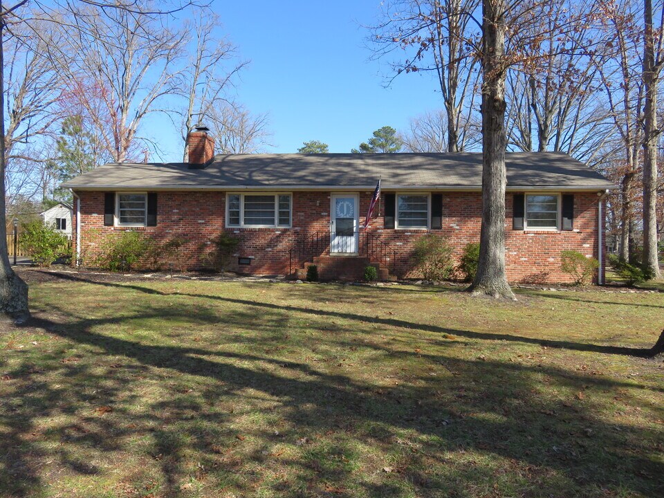 2001 Milbank Rd in Richmond, VA - Building Photo