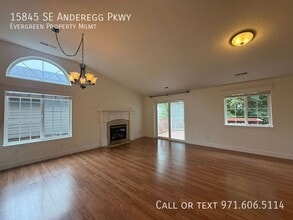 15845 SE Anderegg Pkwy in Damascus, OR - Building Photo - Building Photo