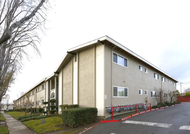 Ranchero Grove Apartments in San Jose, CA - Building Photo - Building Photo