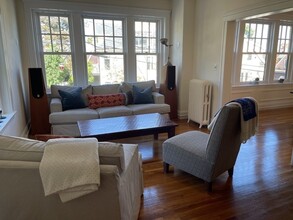 52 Summit Ave in Brookline, MA - Building Photo - Building Photo