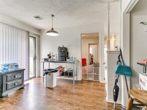 333 NW 80th St in Oklahoma City, OK - Building Photo - Building Photo