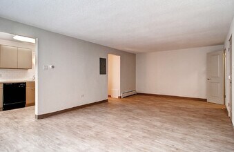 4101 E Iowa in Denver, CO - Building Photo - Interior Photo