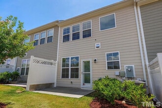 815 Bristol Bridge Dr in Cary, NC - Foto de edificio - Building Photo