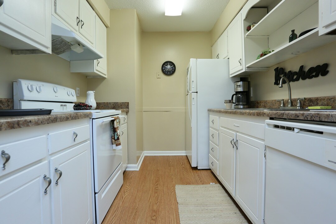 Midtown Oaks in Montgomery, AL - Building Photo