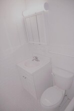 88 Fulton St in New York, NY - Building Photo - Building Photo