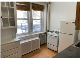 1758 Commonwealth Ave, Unit 1 in Boston, MA - Building Photo - Building Photo