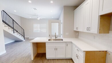 5032 Catoctin Dr in San Diego, CA - Building Photo - Building Photo