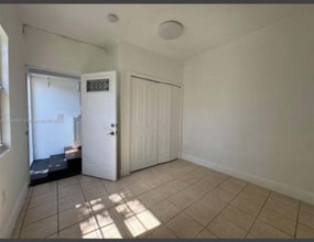 3340 NW 17th St in Miami, FL - Building Photo - Building Photo