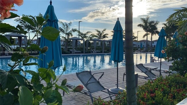 11085 W 32nd Ln in Hialeah, FL - Building Photo - Building Photo