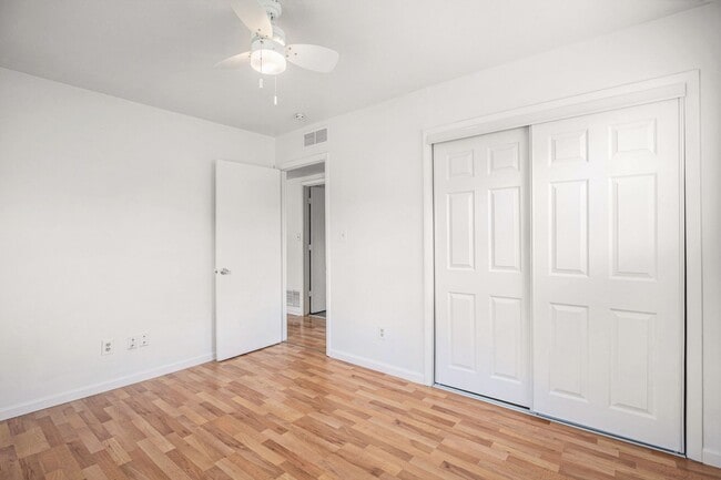 18738 E Blackhawk Trail in Independence, MO - Building Photo - Building Photo