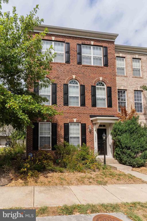 property at 16006 Greymill Manor Dr