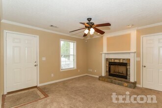 1318 N Hampton Dr in Hampton, GA - Building Photo - Building Photo