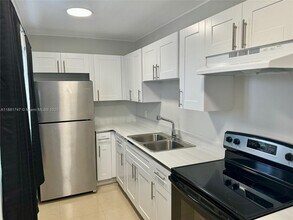 1077 SE 22nd Ave in Pompano Beach, FL - Building Photo - Building Photo