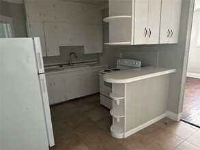 2216 Avenue O 1/2-Unit -UP in Galveston, TX - Building Photo - Building Photo