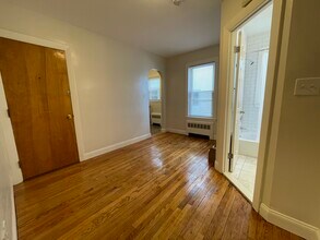 90 Winthrop Shore Dr, Unit 1A STU in Winthrop, MA - Foto de edificio - Building Photo