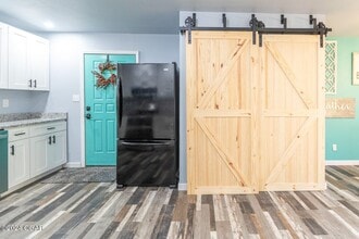 1734 Bamby St in Neosho, MO - Building Photo - Building Photo