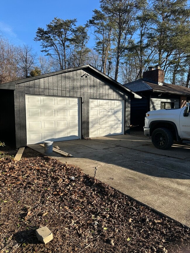 133 Hidden Cove in Teays Valley, WV - Foto de edificio - Building Photo