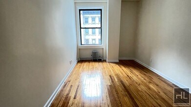 2 Bedroom 1 Bath Apartment In Midtown $5,8 in New York, NY - Building Photo - Building Photo