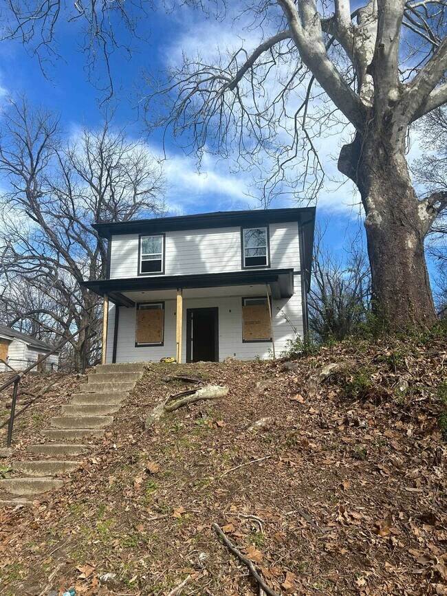 894 N Main St in Memphis, TN - Building Photo - Building Photo