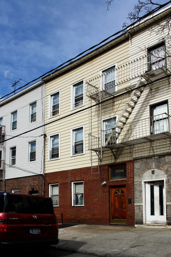 3163 Villa Ave