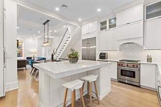 1111 Bloomfield St in Hoboken, NJ - Building Photo - Building Photo