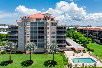 Vista del Sol in Marco Island, FL - Building Photo - Building Photo