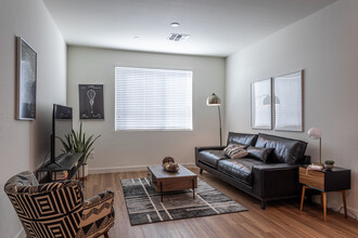 Urbana on 12th in Phoenix, AZ - Building Photo - Interior Photo