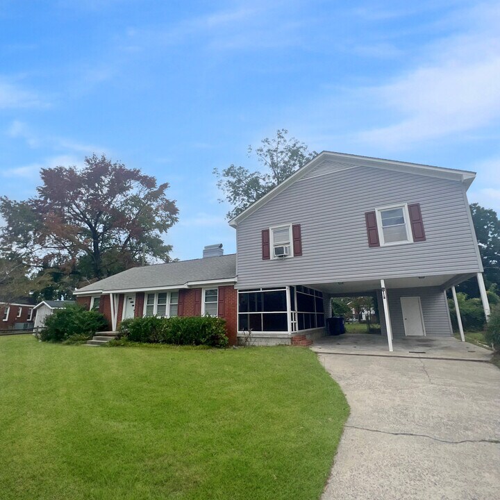 2803 Jackson Dr in Greenville, NC - Building Photo