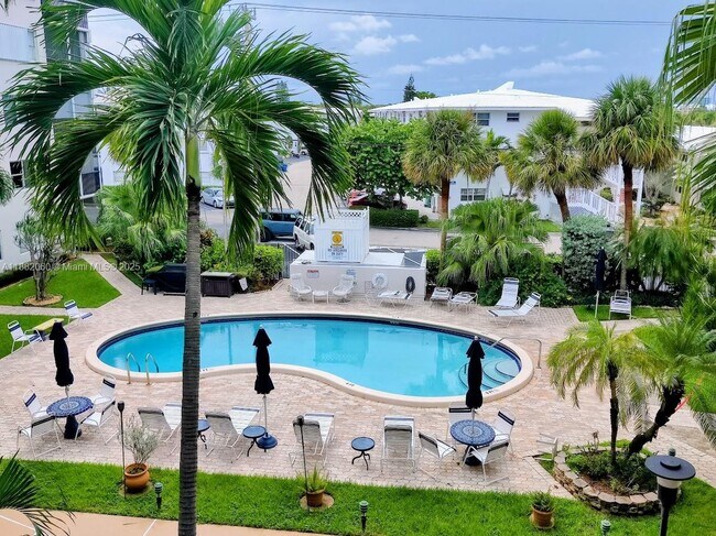 4117 Bougainvilla Dr in Lauderdale-by-the-Sea, FL - Foto de edificio - Building Photo