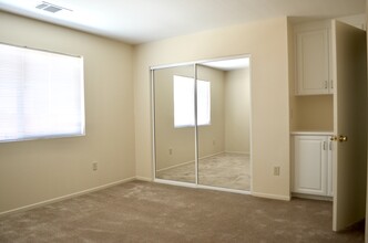 Desert Hacienda Apartments Phase II in Hesperia, CA - Building Photo - Building Photo