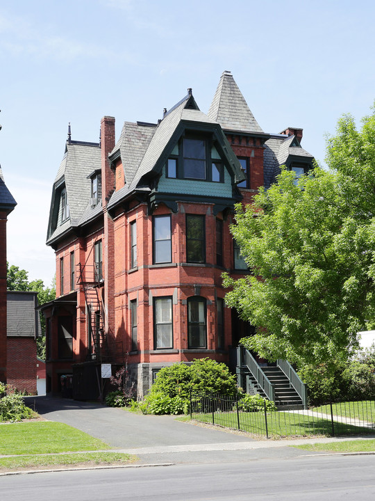 718 Madison Ave in Albany, NY - Foto de edificio