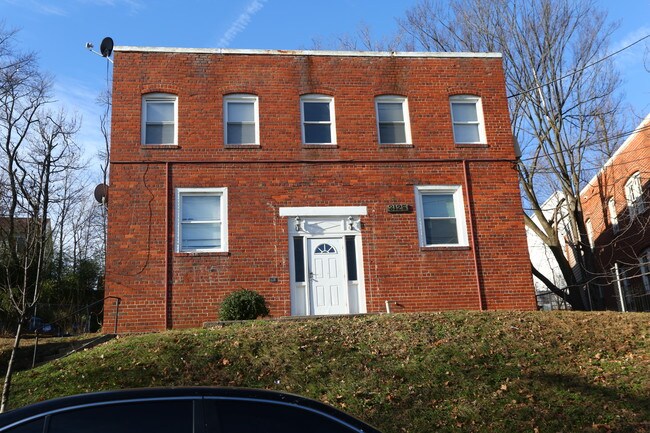 3125 Buena Vista Ter SE in Washington, DC - Building Photo - Building Photo