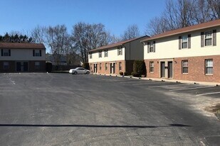 329 Mound St, Unit Apt 8 in Marysville, OH - Building Photo