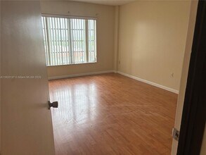 4164 Inverrary Dr, Unit 807 in Lauderhill, FL - Building Photo - Building Photo