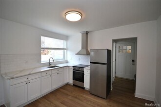 23833 John R Rd in Hazel Park, MI - Building Photo - Building Photo