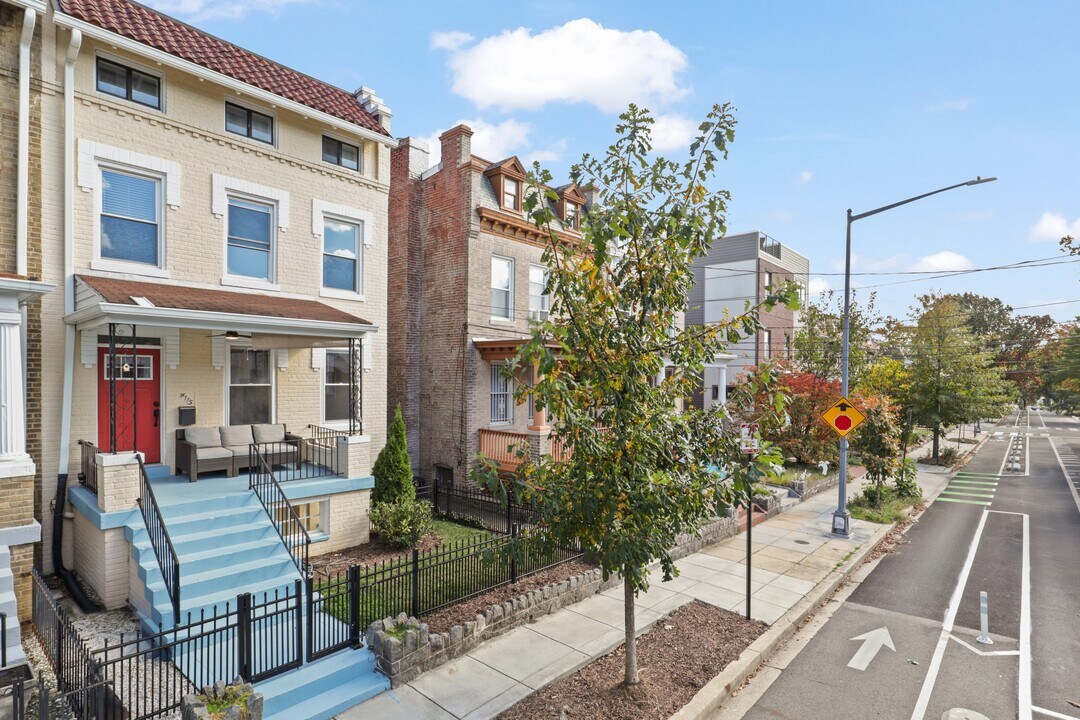 4115 5th St NW in Washington, DC - Building Photo