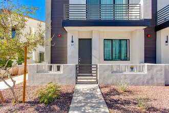 4220 N 32nd St in Phoenix, AZ - Building Photo - Building Photo