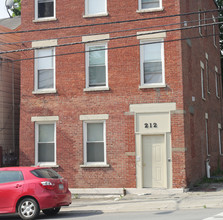 212 Morton Ave in Albany, NY - Foto de edificio - Building Photo